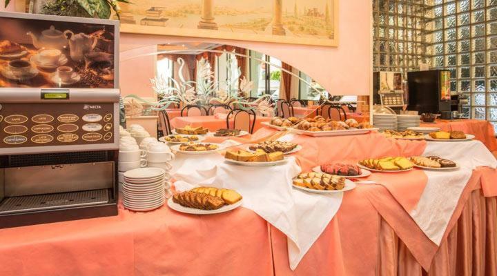 Hotel Pineta Bellaria-Igea Marina Eksteriør billede