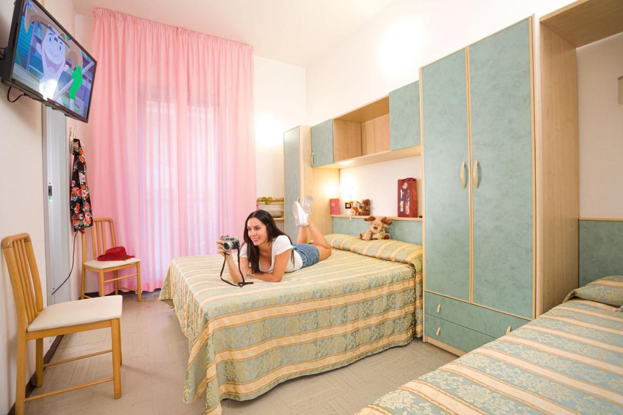 Hotel Pineta Bellaria-Igea Marina Eksteriør billede