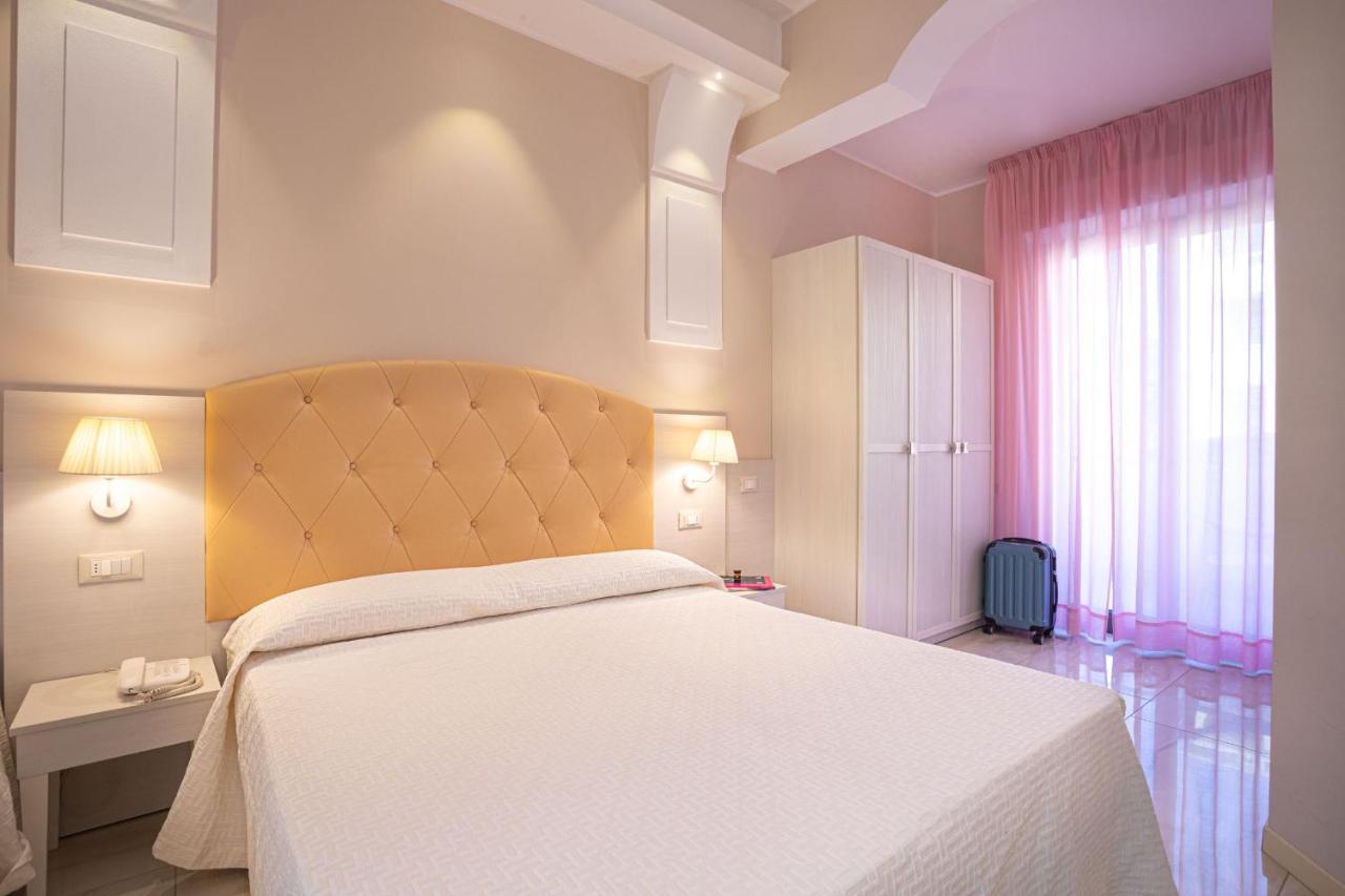 Hotel Pineta Bellaria-Igea Marina Eksteriør billede