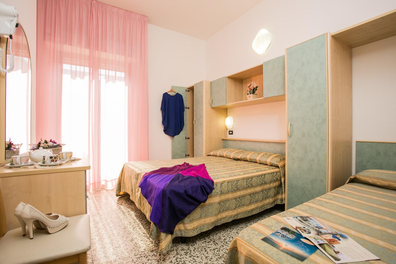 Hotel Pineta Bellaria-Igea Marina Eksteriør billede