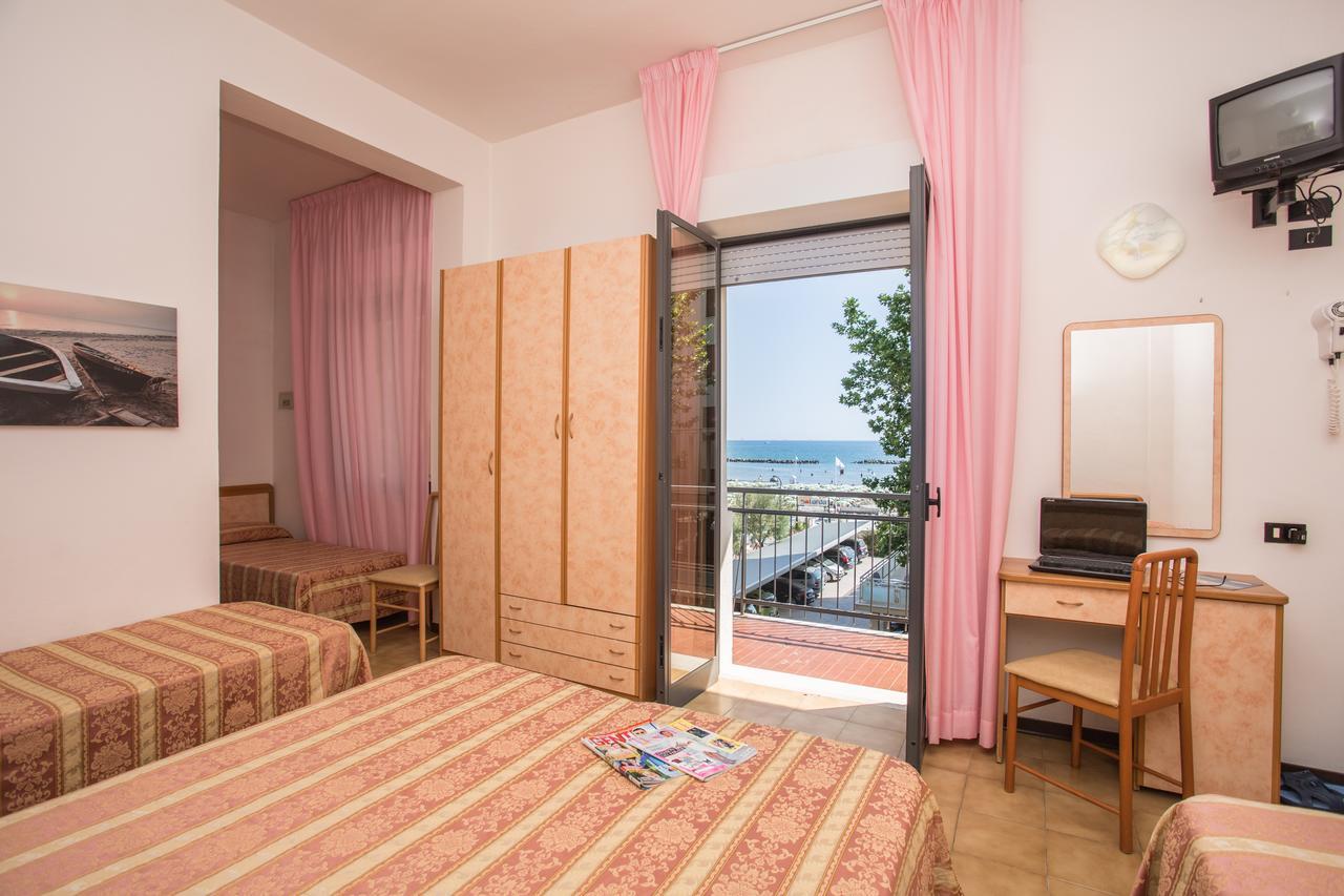 Hotel Pineta Bellaria-Igea Marina Eksteriør billede